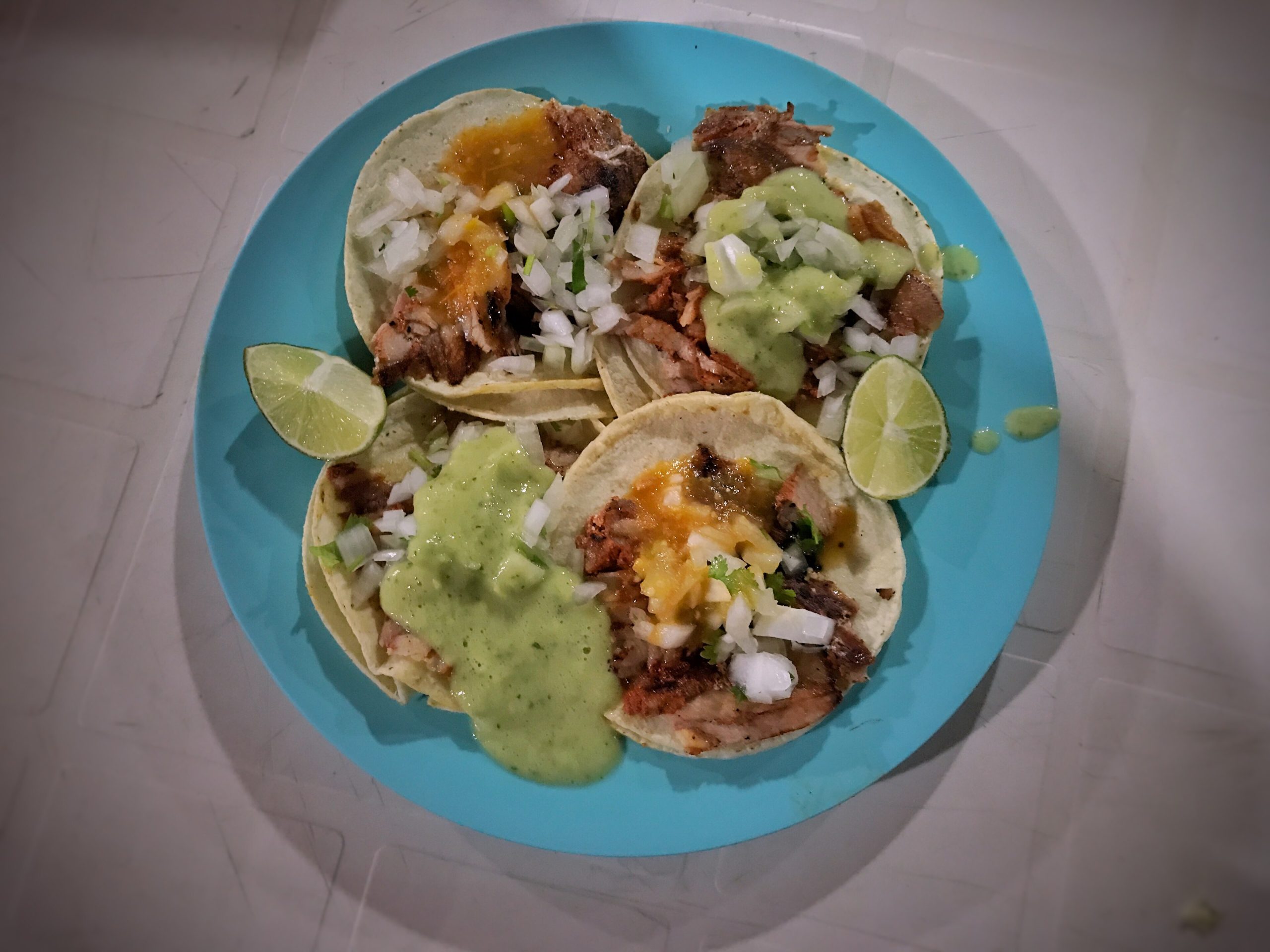 Frische Tacos auf Teller